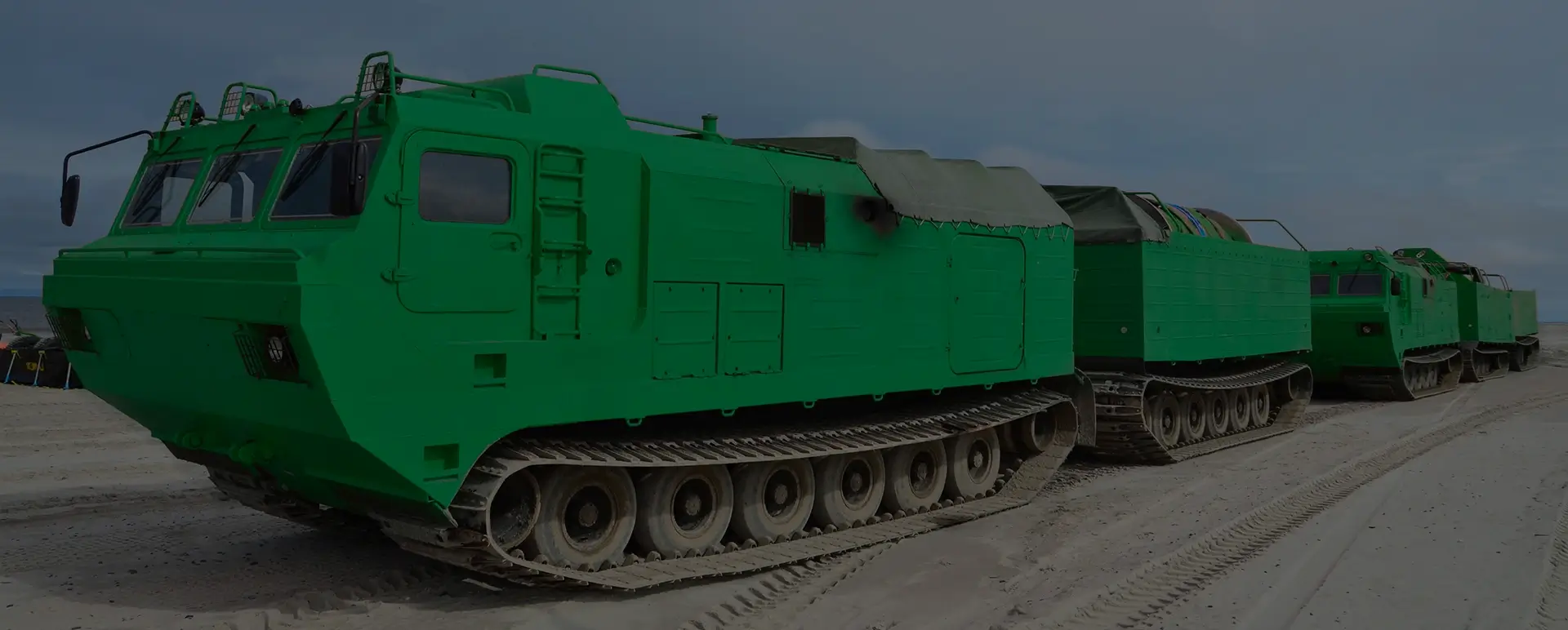 Услуги перевозки вездеходов и воинских грузов под ключ в городе Ивдель (Уральский округ - Свердловская область) по всей России и странам СНГ.